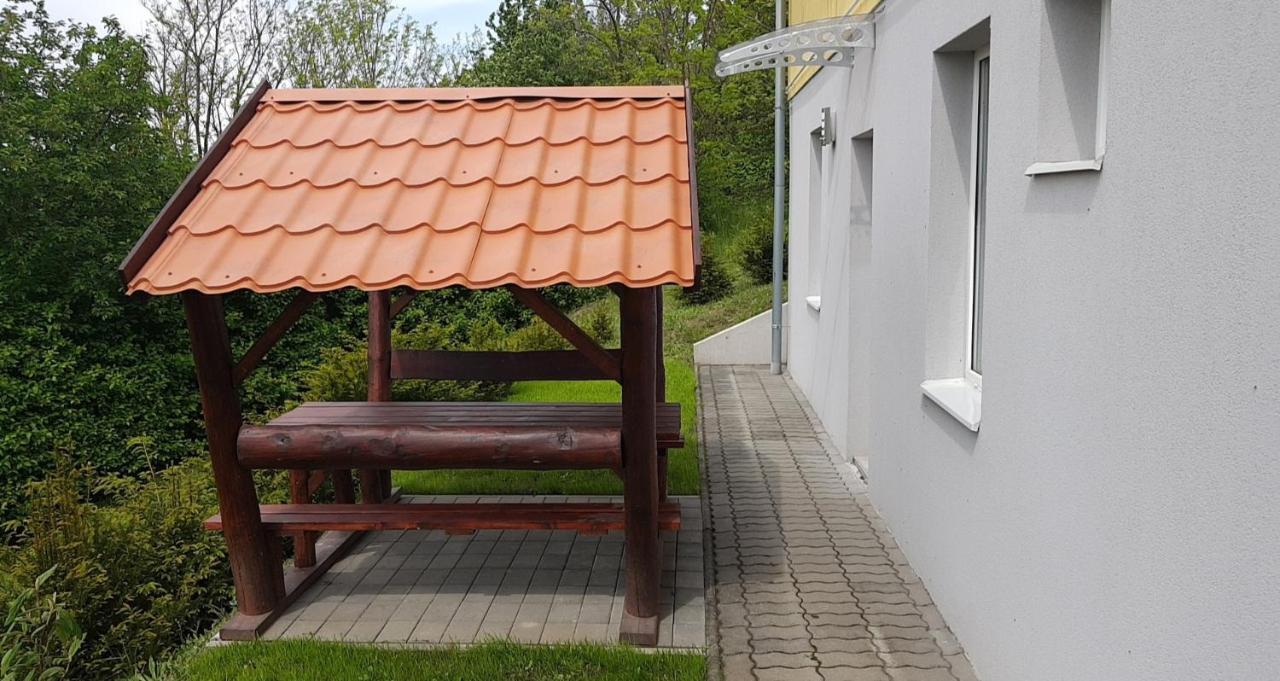 Nefelejcs Vendeghaz Hotel Balatonkenese Buitenkant foto