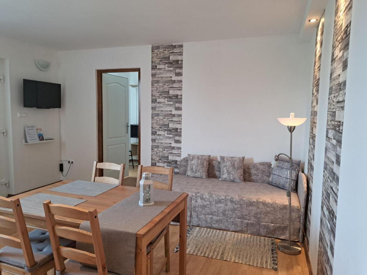 Nefelejcs Vendeghaz Hotel Balatonkenese Buitenkant foto